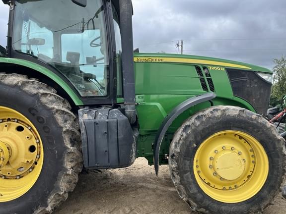Image of John Deere 7200R equipment image 2