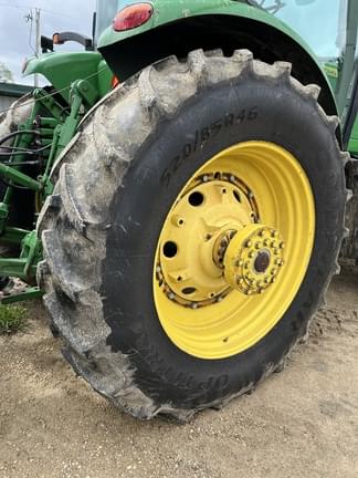 Image of John Deere 7200R equipment image 4