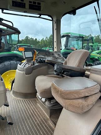 Image of John Deere 7200R equipment image 4