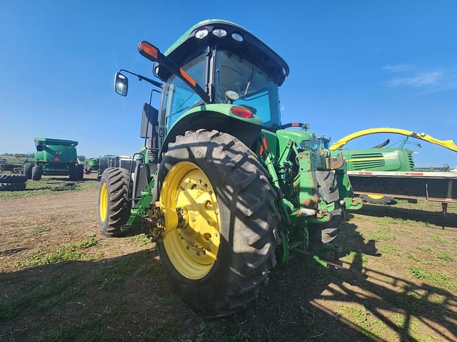 Image of John Deere 7200R equipment image 2
