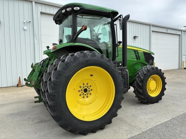 Image of John Deere 7200R equipment image 4