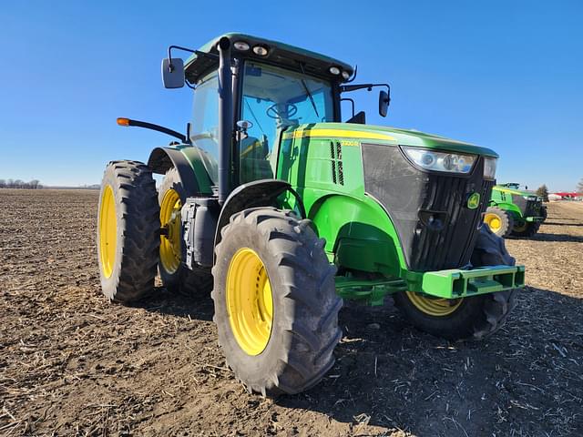 Image of John Deere 7200R equipment image 1