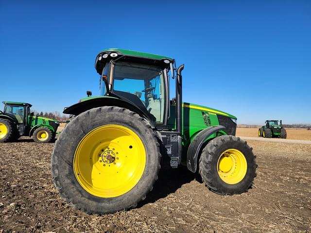 Image of John Deere 7200R equipment image 2