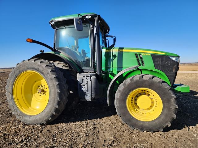 Image of John Deere 7200R equipment image 3