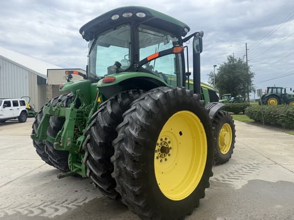 Image of John Deere 7200R equipment image 1