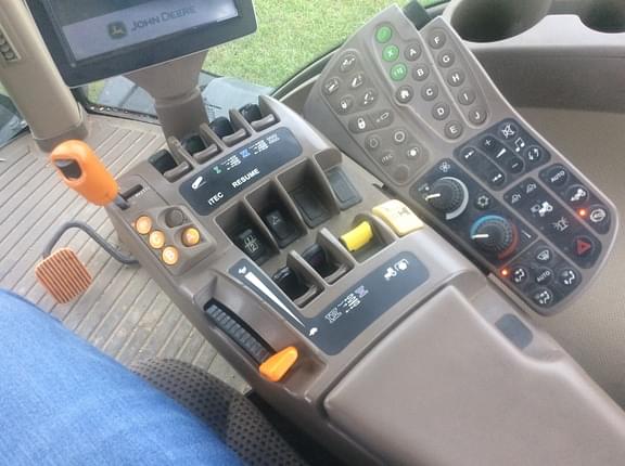 Thumbnail image John Deere 7200R 8