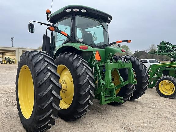 Image of John Deere 7200R equipment image 2