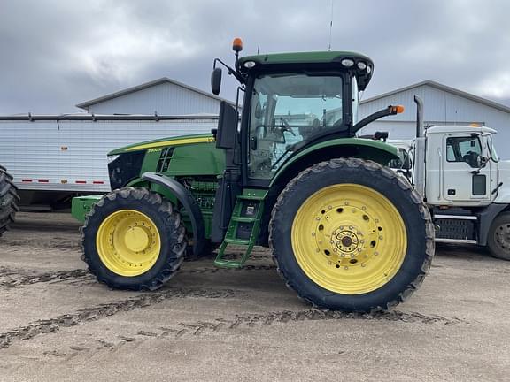 Image of John Deere 7200R equipment image 1