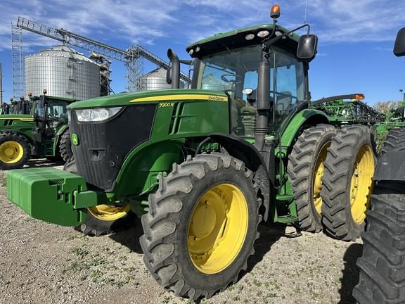 Image of John Deere 7200R equipment image 1