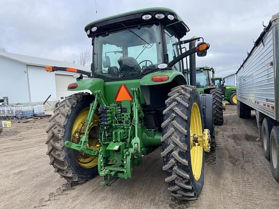 Image of John Deere 7200R equipment image 2