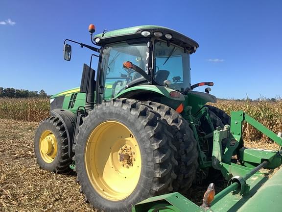 Image of John Deere 7200R equipment image 1