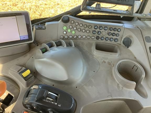 Image of John Deere 7200R equipment image 4