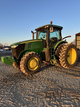 Image of John Deere 7200R Primary image