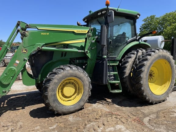 2013 John Deere 7200R Equipment Image0