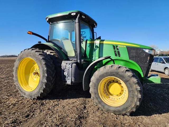 Image of John Deere 7200R equipment image 4