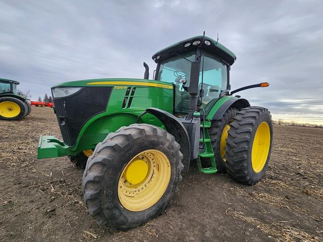 Image of John Deere 7200R equipment image 1