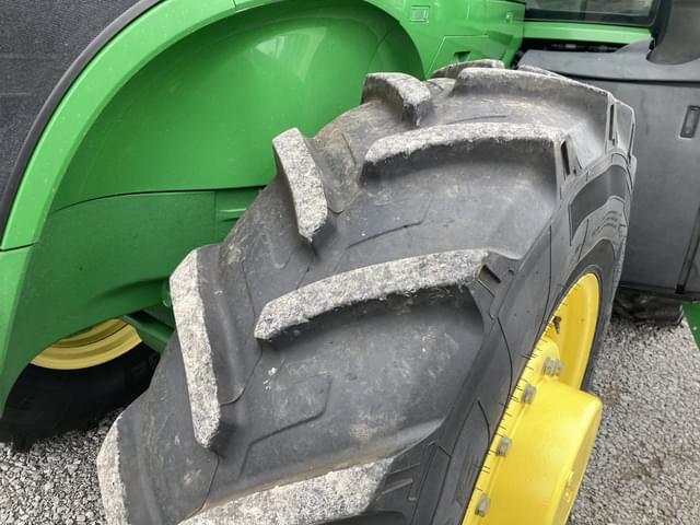 Image of John Deere 7200R equipment image 2