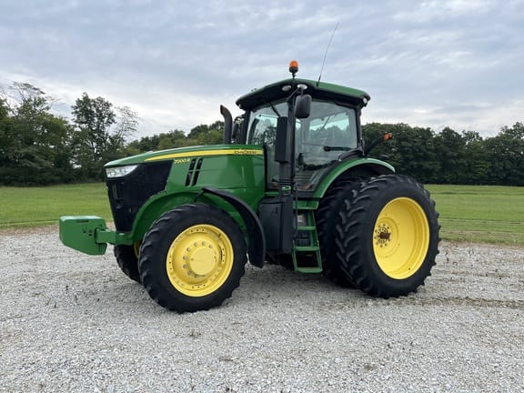 2013 John Deere 7200R Equipment Image0