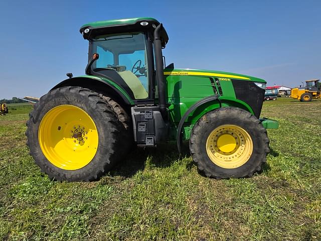 Image of John Deere 7200R equipment image 1