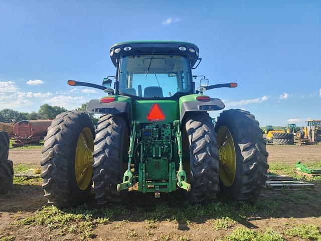 Image of John Deere 7200R equipment image 3