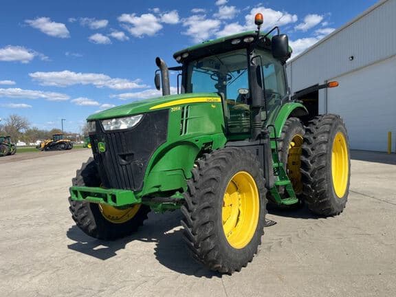 Image of John Deere 7215R Primary image