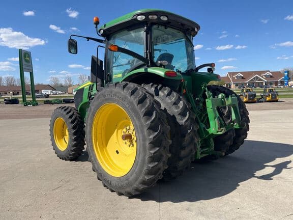 Image of John Deere 7215R equipment image 2