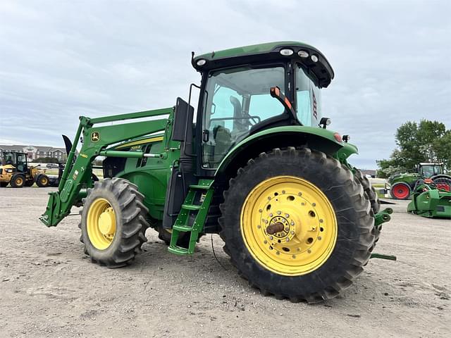 Image of John Deere 7215R equipment image 2