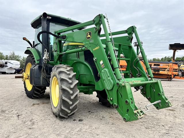 Image of John Deere 7215R equipment image 4