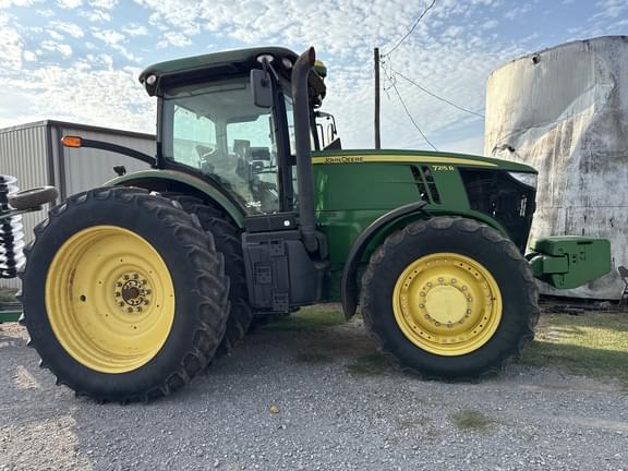 Image of John Deere 7215R equipment image 2
