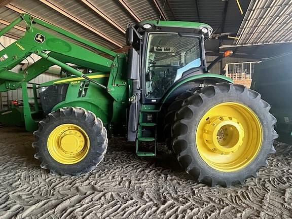 Image of John Deere 7215R equipment image 1