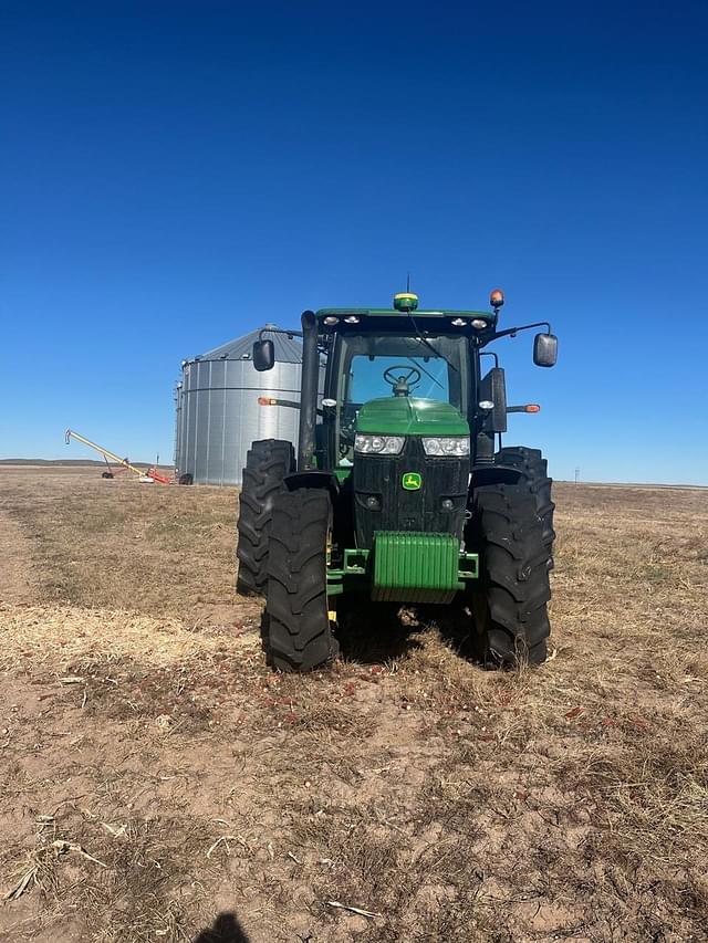 Image of John Deere 7215R equipment image 1