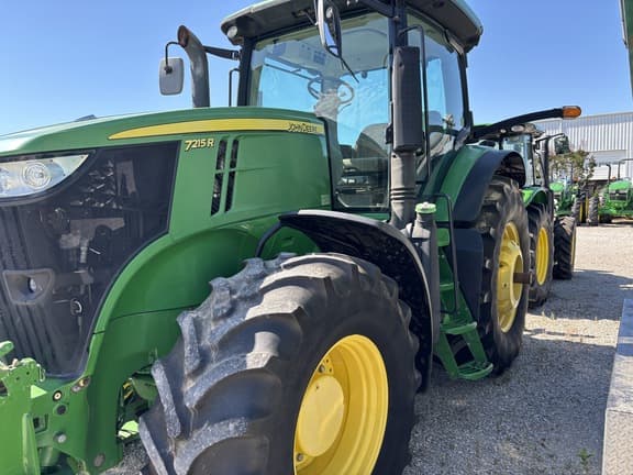 Image of John Deere 7215R equipment image 1