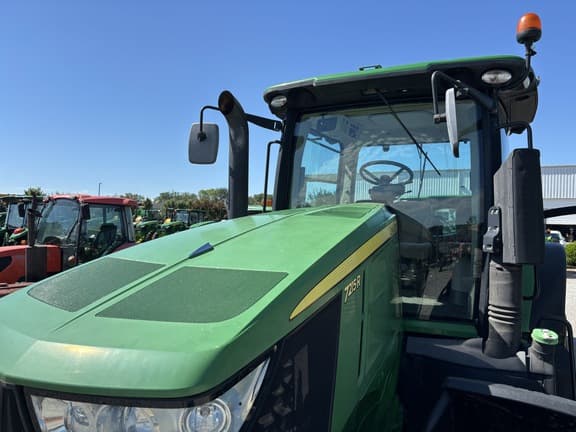 Image of John Deere 7215R equipment image 3
