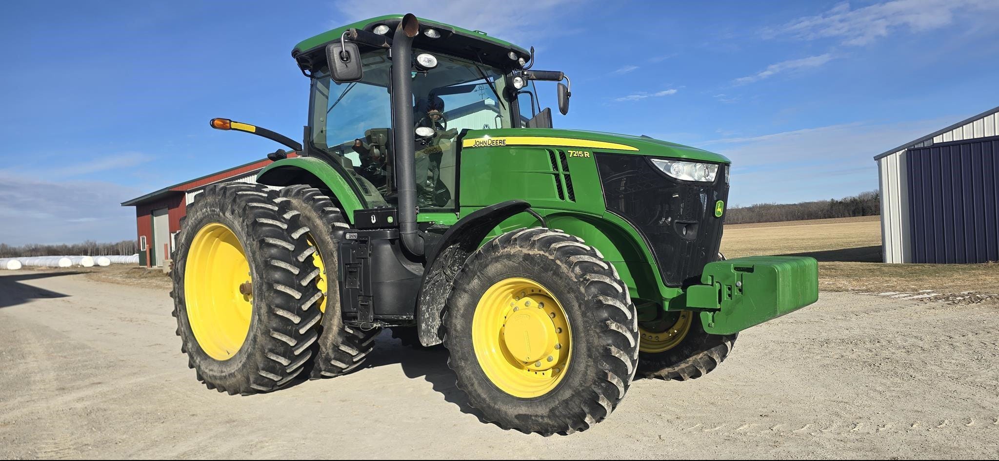 2013 John Deere 7215R Equipment Image0