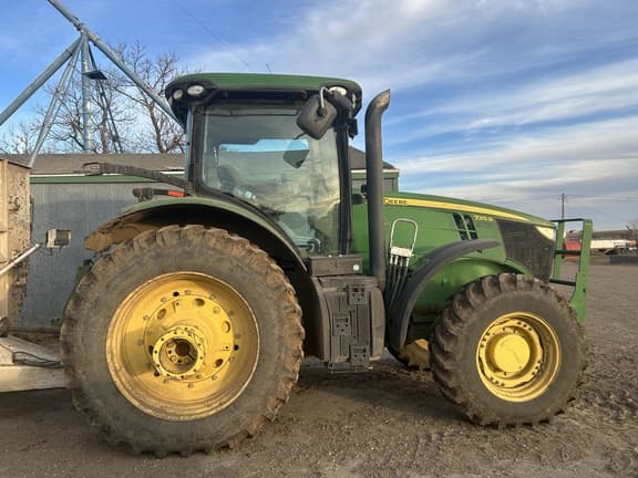 Image of John Deere 7215R equipment image 1