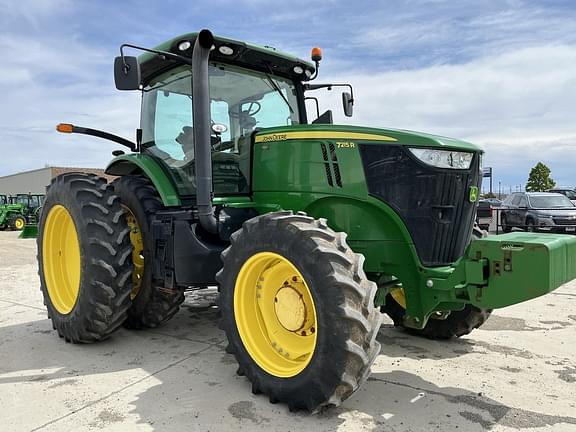 Image of John Deere 7215R equipment image 1