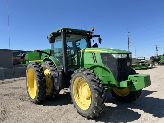 2013 John Deere 7215R Equipment Image0