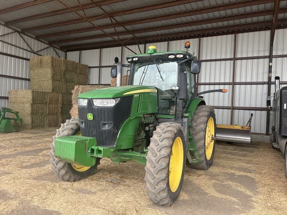Image of John Deere 7215R equipment image 1