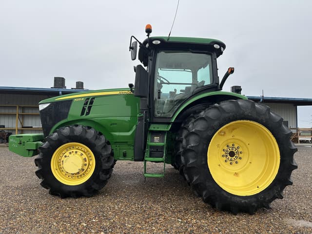 Image of John Deere 7215R equipment image 2
