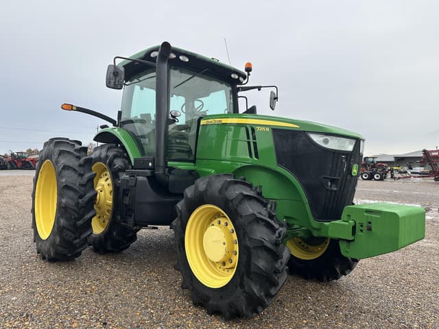 Image of John Deere 7215R equipment image 1