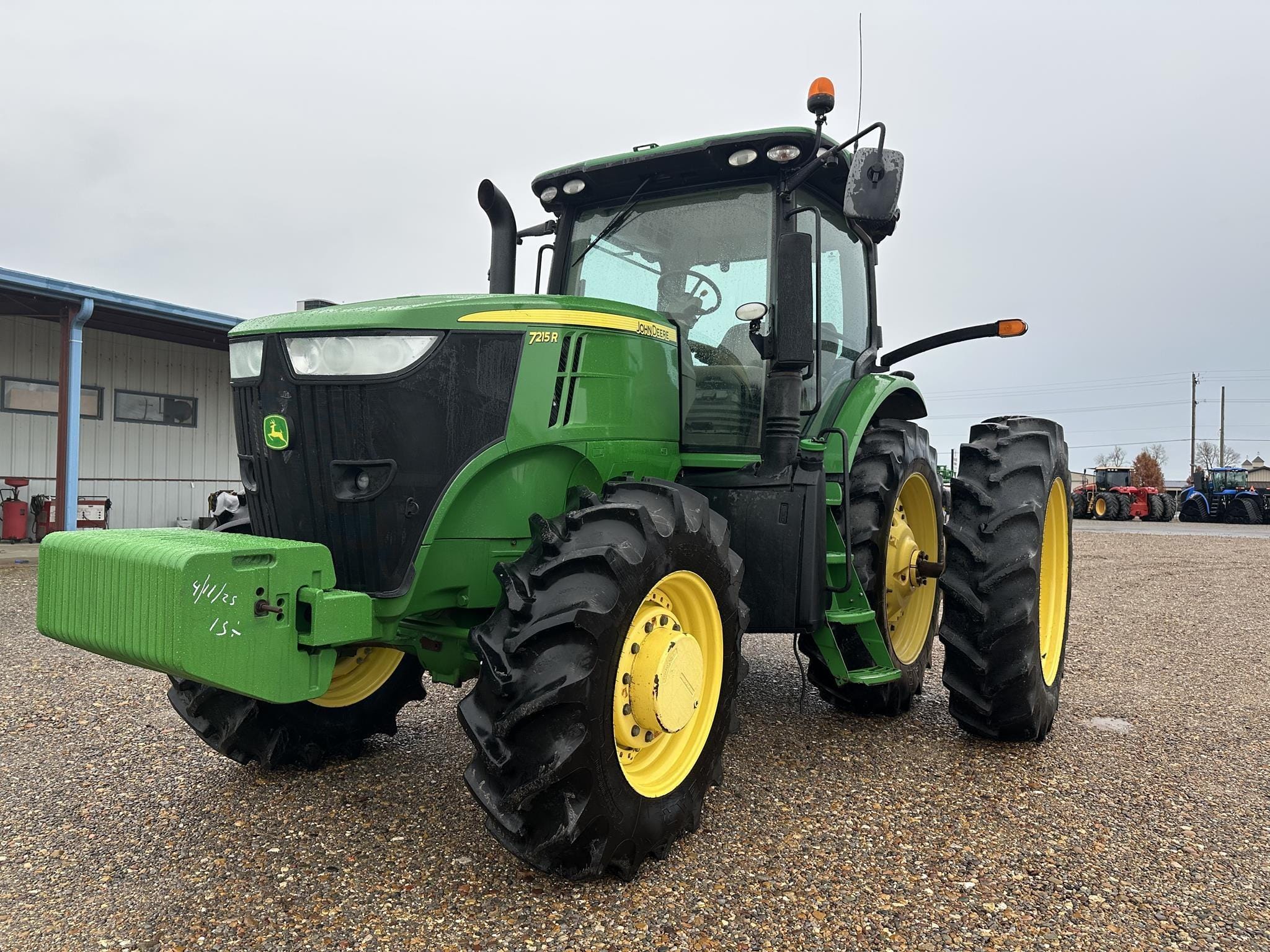 2013 John Deere 7215R Equipment Image0