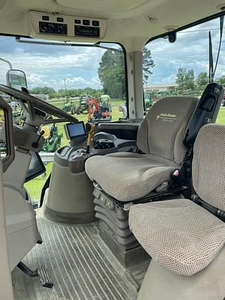Image of John Deere 7215R equipment image 4