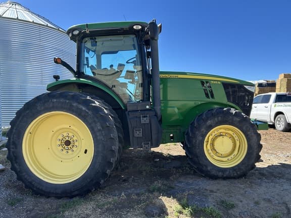 Image of John Deere 7215R equipment image 3