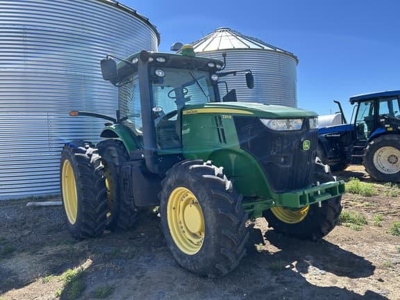 Image of John Deere 7215R equipment image 2