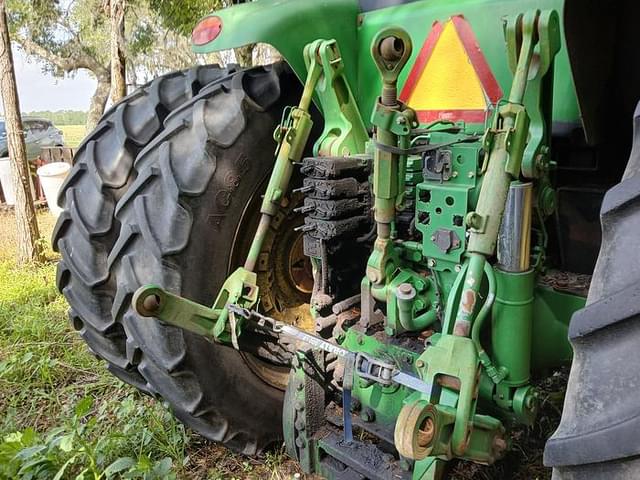 Image of John Deere 7215R equipment image 4