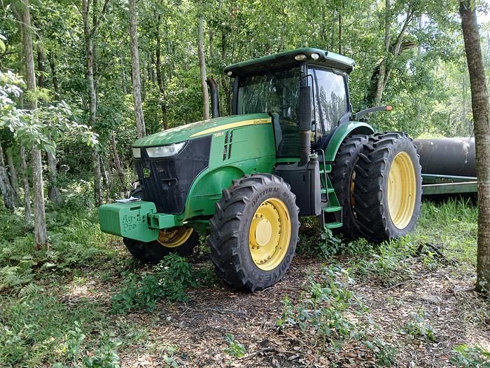 2013 John Deere 7215R Equipment Image0