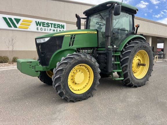2013 John Deere 7215R Equipment Image0