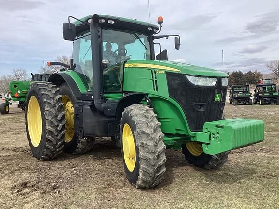 Image of John Deere 7215R equipment image 2