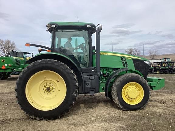 Image of John Deere 7215R equipment image 3