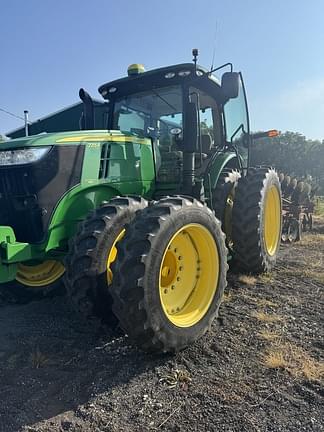 Image of John Deere 7215R equipment image 1